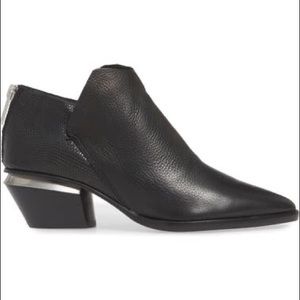 NIB MARCA BOOTIES IN BLACK